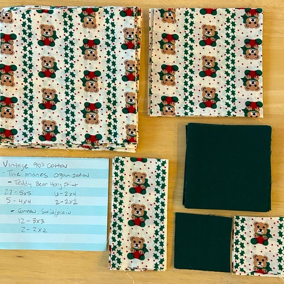 The Manes Organization Teddy Bear Holly Precut Quilt Blocks - Picture 2 of 2